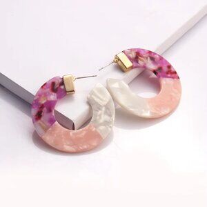 Modish Melody Hoop Fashion Jewelry Earrings, Pink